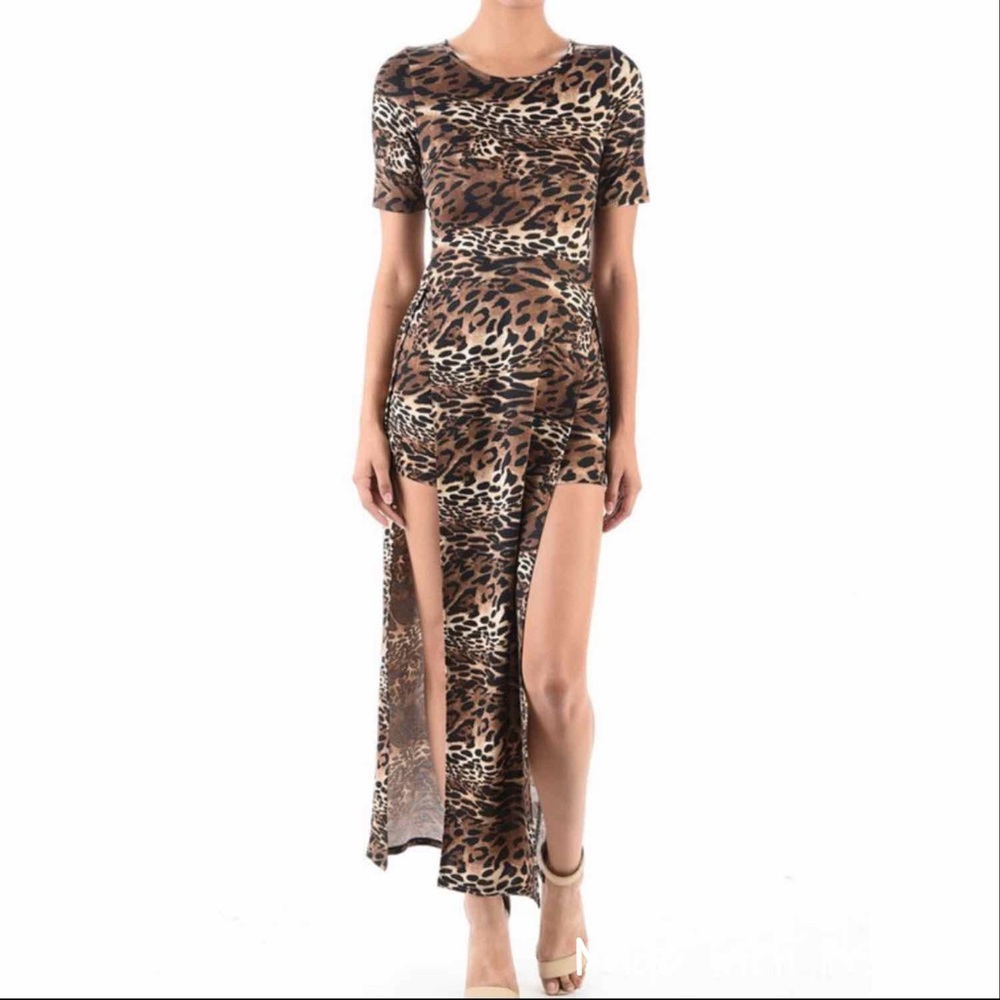 🎉NEW🎉 Leopard Print 2-Piece Dbl Slit Short Set